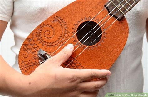 How to Play C on Ukulele: 4 Steps (with Pictures)