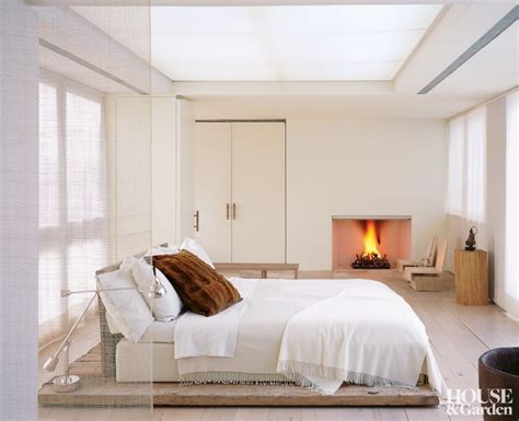 Putting Your Bed in Front of a Window Is Totally Possible ...