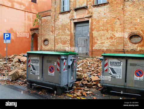 21 May, 2012 : Violent earthquake in Northern Italy. The first violent shocks before dawn, on ...