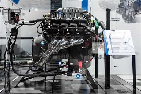 SEMA 2018: Mopar's 1,000-Horsepower Gen III Hemi "Hellephant" Engine