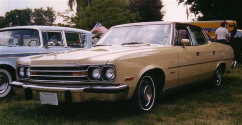 File:1974 AMC Ambassador Brougham 4-door sedan beige.JPG - Wikimedia Commons