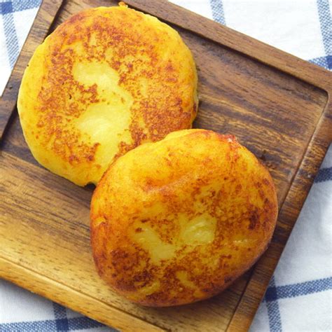 Korean Potato Cheese Pancakes - Jaja Bakes - jajabakes.com