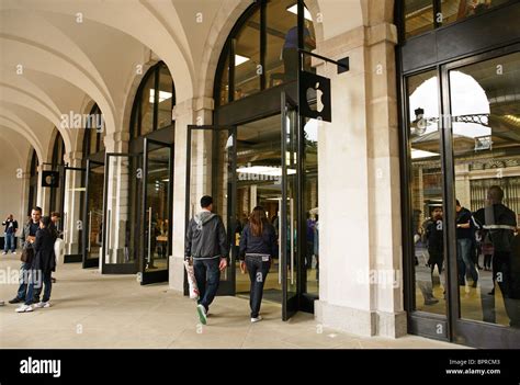 The Apple Store, Covent Garden, London UK Stock Photo - Alamy