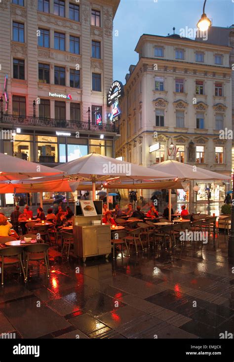 Austria, Vienna, Graben, nightlife, street scene, people Stock Photo - Alamy