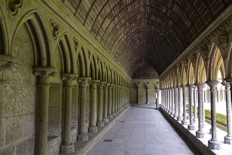 Mont St-Michel - Cloister (2) | Mont Saint-Michel | Pictures | France in Global-Geography