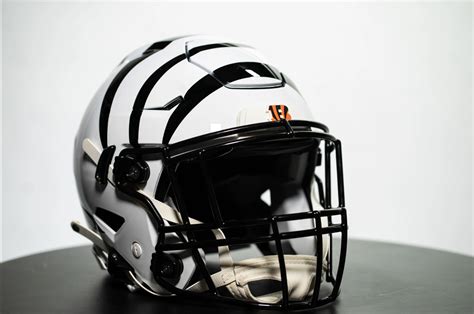 Cincinnati Bengals White Helmet — UNISWAG