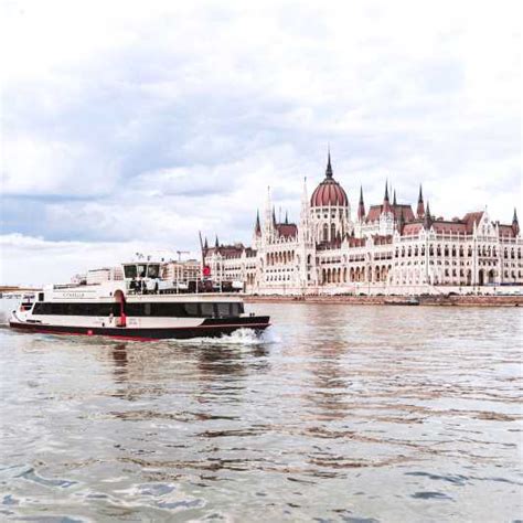 Budapest: Daytime Cruise with Tokaj Premium Frizzante | GetYourGuide