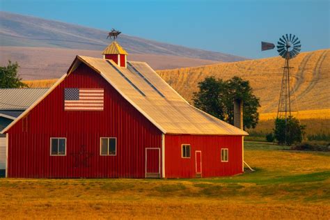 Images from the Palouse of Eastern Washington during wheat harvest season | Palouse, House ...