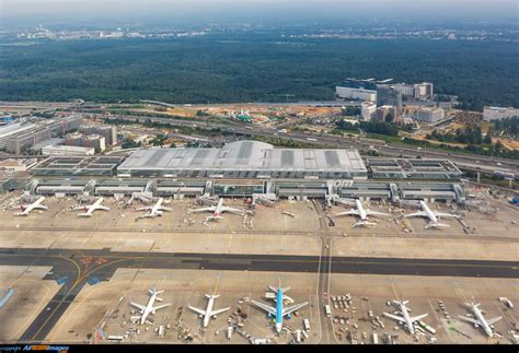 Frankfurt Airport Terminal 2 aerial view Boeing 787, Airbus, Airport ...