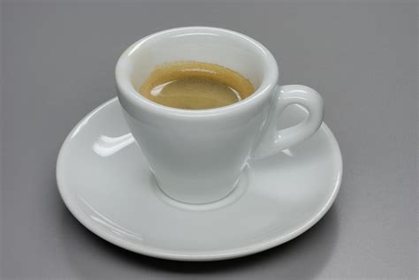 File:Espresso BW 1.jpg - Wikimedia Commons