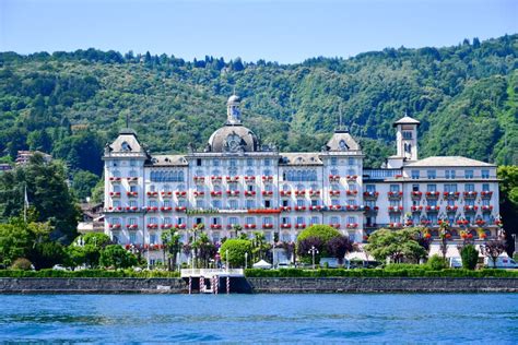 Hotel in Stresa on Maggiore Lake, Italy. Editorial Image - Image of bank, alps: 121226765