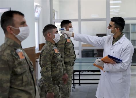 Turkish army soldiers on with measures against pandemic | Daily Sabah