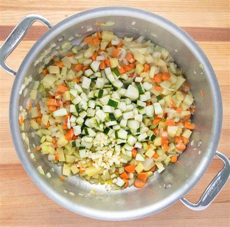 Tuscan Bread Soup {Ribollita}