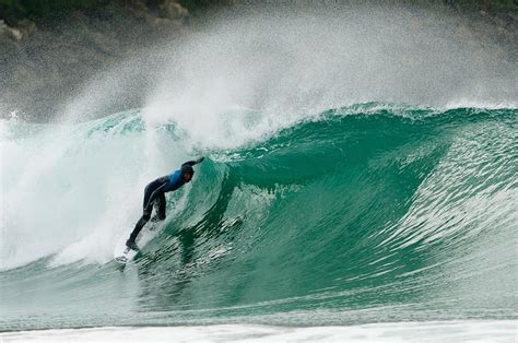 Best time for Surfing in New Zealand 2020 - Best Season & Map