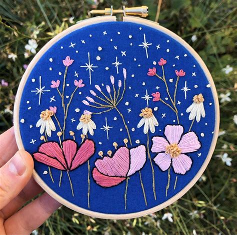 Floral Embroidery hoop art Flower wall art needlework | Etsy | Hoop art, Embroidery hoop art ...