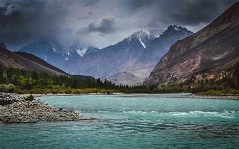 The mighty Indus River: A Historical Odyssey - HubPages