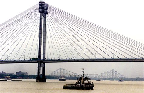 Howrah Bridge, a photographer's delight for 75 years - Rediff.com Get Ahead