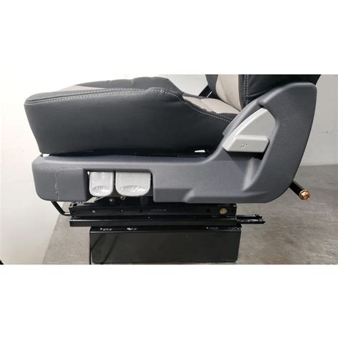 Kenworth W900 Seats | Raney's Truck Parts