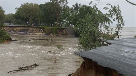 Cairns flooding: Far North’s tourism industry takes $80m hit as damage assessments, and more ...