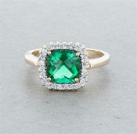 Emerald Halo Ring | Gems & Jewels