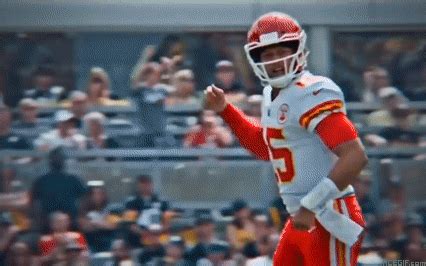 Patrick Mahomes GIFs | USAGIF.com