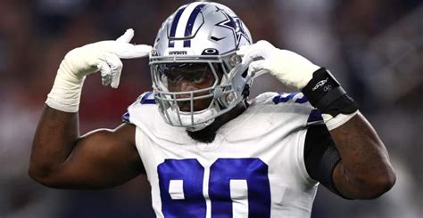 Cowboys Star Demarcus Lawrence Sends Bold Message on Eagles