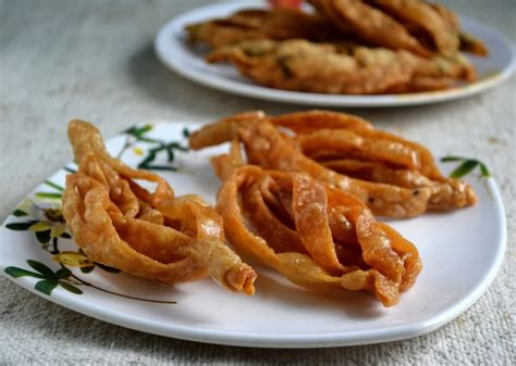 Kheer-er Goja / Khira Gaja – Indian Sweet Recipes – Gayathri's Cook Spot