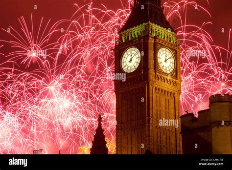 Fireworks parliament london hi-res stock photography and images - Alamy