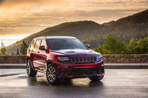 photo JEEP GRAND CHEROKEE (4) Trackhawk 6.2 707 ch SUV 2018 - Motorlegend.com