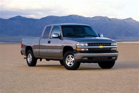 2001 Chevrolet Silverado 2500 Specs, Price, MPG & Reviews | Cars.com