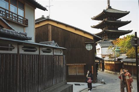 The Tradition of Japanese Hanetsuki (New Year's Game): History, Rules, and Cultural Significance ...