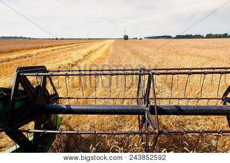 Harvester Machine Image & Photo (Free Trial) | Bigstock