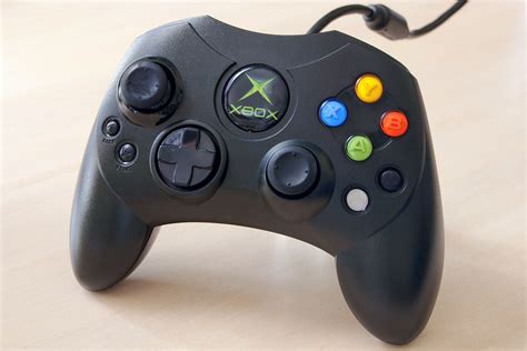 File:Xbox controller s 1.jpg - Wikimedia Commons