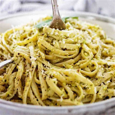 Linguine Al Pesto - Sweet Caramel Sunday