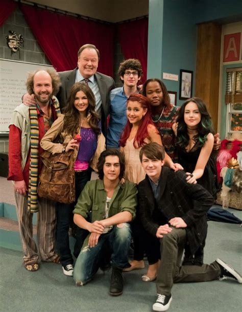 Ariana Grande in Victorious: (Season 3) - Picture 7 of 68 | Victorious cast, Victorious actors ...