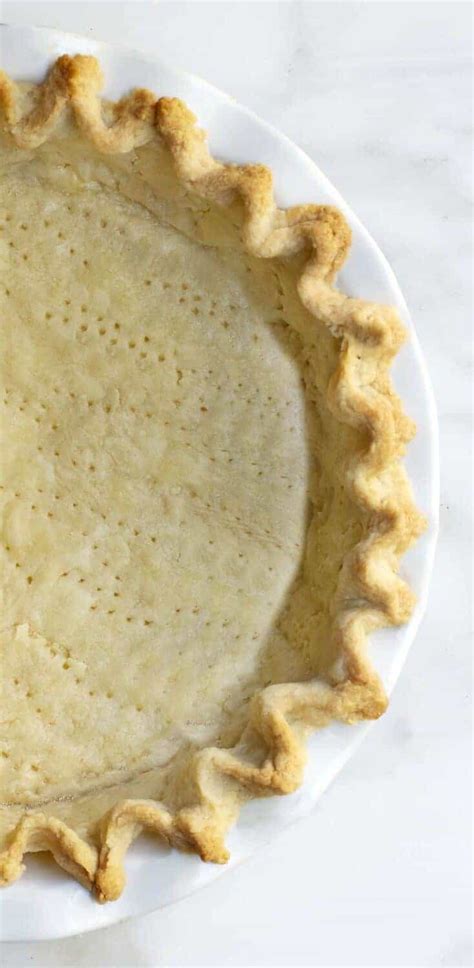 Lard Pie Crust (Ultra flaky and flavorful!) - Pinch and Swirl