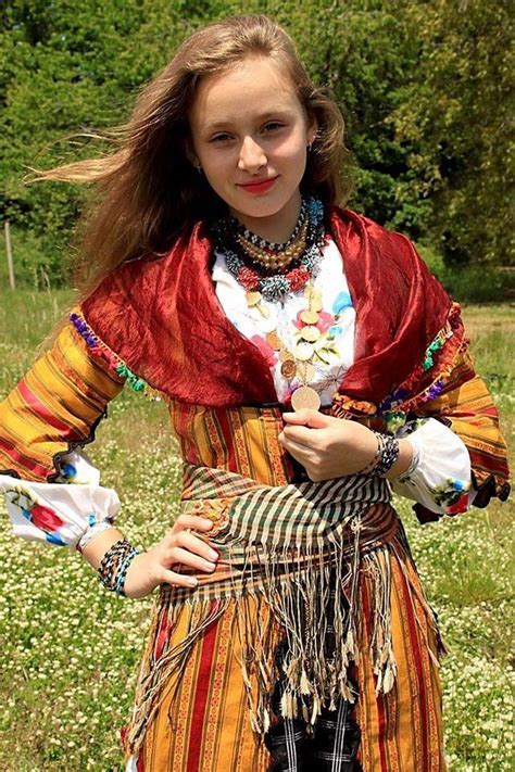 Bulgaria Folk Fashion, Covet Fashion, Gypsy Fashion, Culture Clothing, Fancy Costumes, Beautiful ...