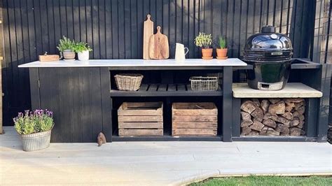 DIY fans make black outdoor kitchen for £150 | Real Homes