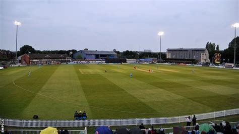 Derbyshire County Cricket Club to improve County Ground - BBC News