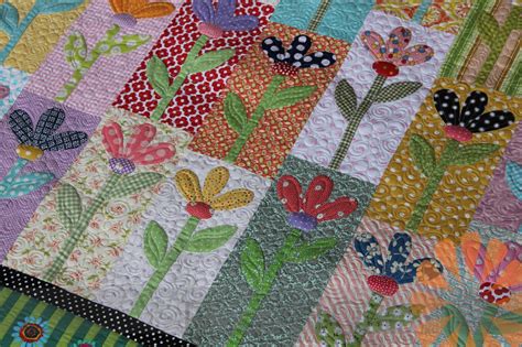 Piece N Quilt: Scrappy Flower Quilt - Custom Machine Quilting by Natalia Bonner