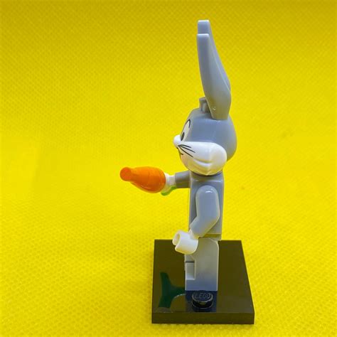 LEGO Looney Tunes Minifigure - Bugs Bunny - Brick Land