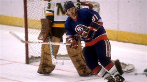 Butch Goring days until opening night. : r/nhl