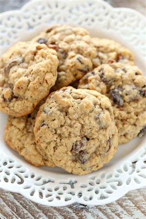 These Soft and Chewy Oatmeal Raisin Cookies are super soft, thick, and loaded … | Oatmeal raisin ...