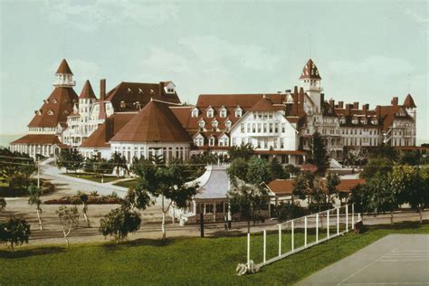File:Hotel-Del-Coronado-Beach-cropped.jpg - Wikipedia, the free encyclopedia
