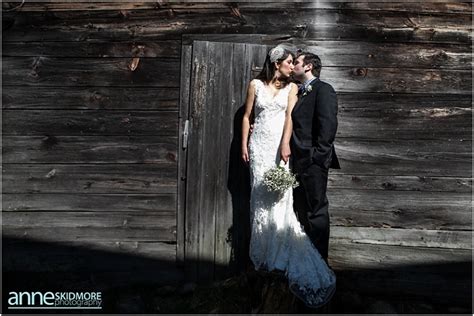 Anne Skidmore Photography - Christmas Farm Inn Wedding: Scott & Maureen