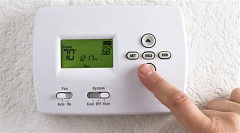 Thermostat clicks but furnace doesn't turn on [Solved].