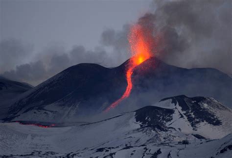 There She Blows! Italy's Mount Etna Erupts - Democratic Underground