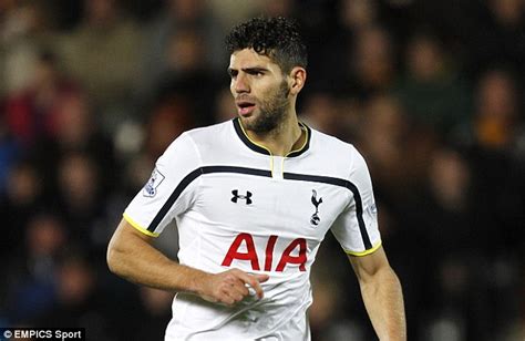 Everton bid £5m for Tottenham defender Federico Fazio after talks over West Brom transfer break ...