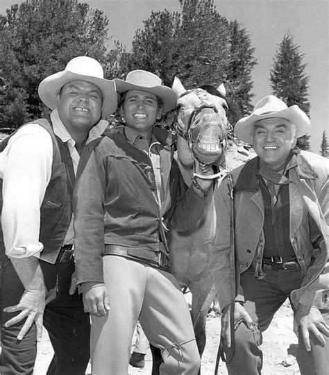 Bonanza Cast, Michael Landon little Joe Dan Blocker hoss Lorne Green ben Cartwright and Smiling ...