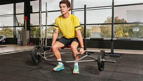 Muscles Worked in a Hex Bar Squat (with Video) - SportsRec